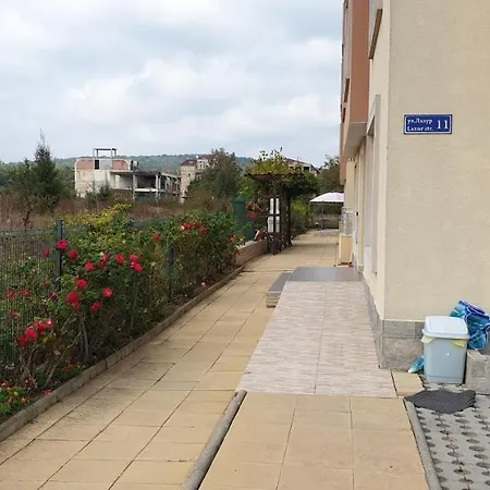 Pearl Sunshine Appartments * פרימורסקו